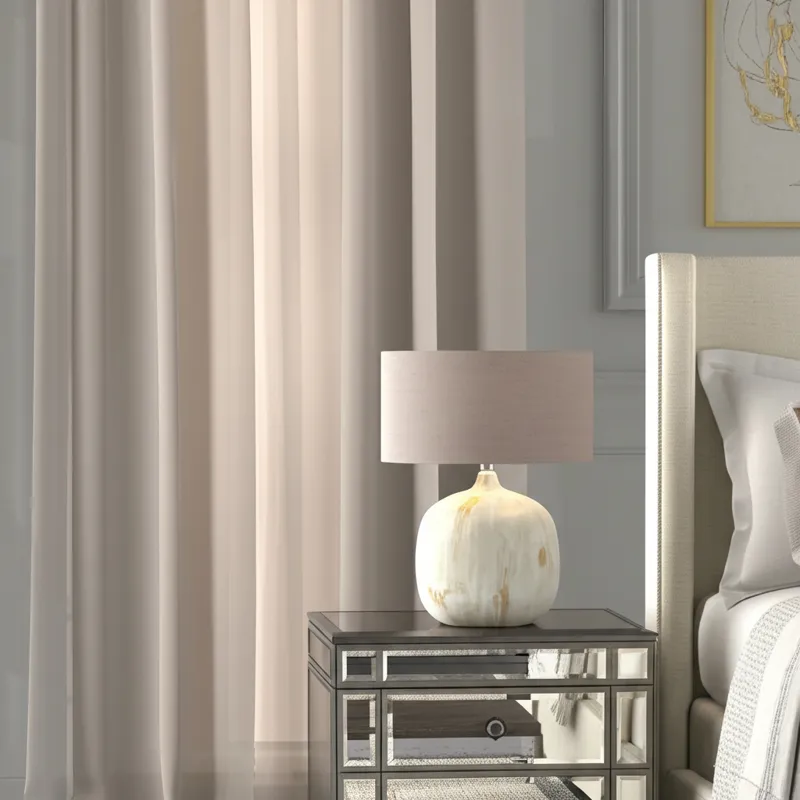28x22\" Metal Base Table Lamp, Ivory