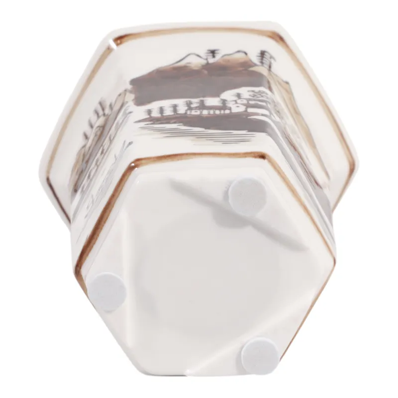 4\", 6oz Chinoiserie Candle, Brown/white