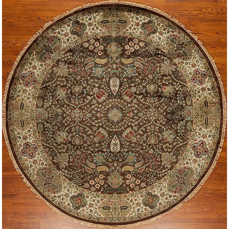 Golden Age Tudor, Chocolate/Ivory