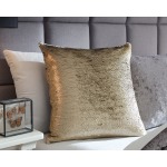 Maxandria Pillow