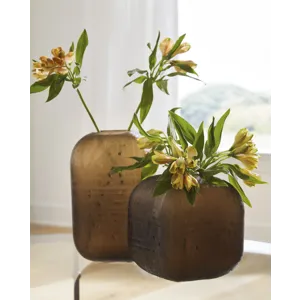 Capard Vase