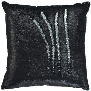 Maxandria Pillow