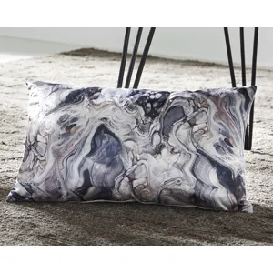Carissa Pillow