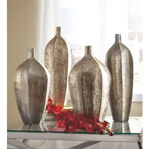 Derion Vase