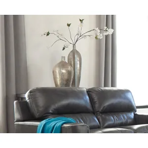 Derion Vase