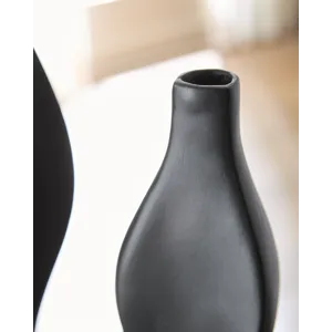 Judsen Vase