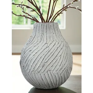 Shelvie Vase