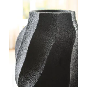 Judworth Vase