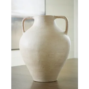 Justy Vase