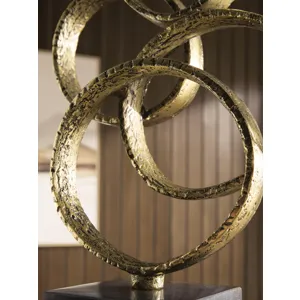 Wellcott Sculpture