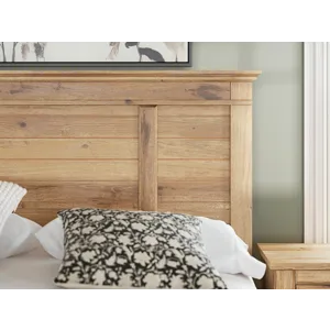 Fenderport Queen Panel Bed