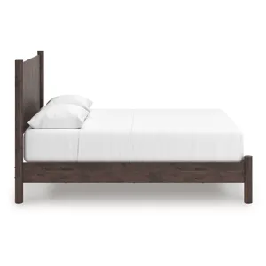 Pamytta Queen Panel Platform Bed, Dresser and Mirror