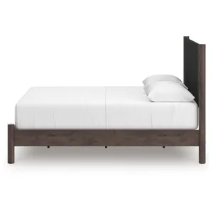 Pamytta Queen Panel Bed, Dresser, Mirror and Nightstand