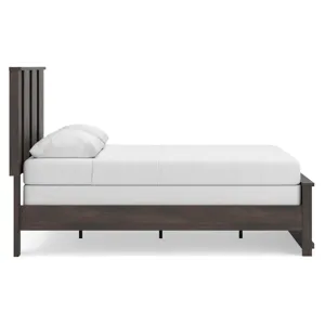 Jadiston Panel Bed