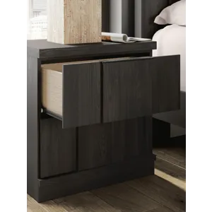 Shaehartin Nightstand
