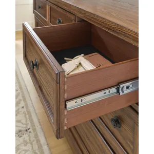 Zackaryn Dresser and Mirror