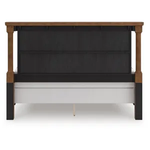Chadworth King Poster Bed, Dresser and 2 Nightstands