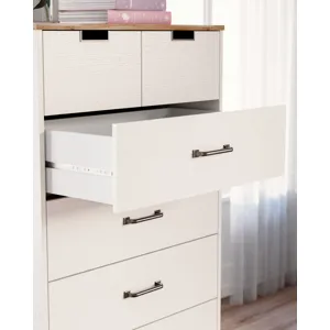 Vaibryn Chest of Drawers