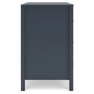 Simmenfort Dresser