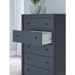 Simmenfort Chest of Drawers