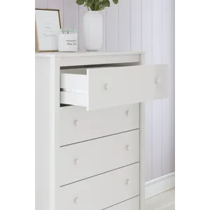 Hallityn Chest of Drawers
