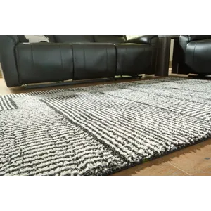 Kurtmen 5\' x 7\' Area Rug