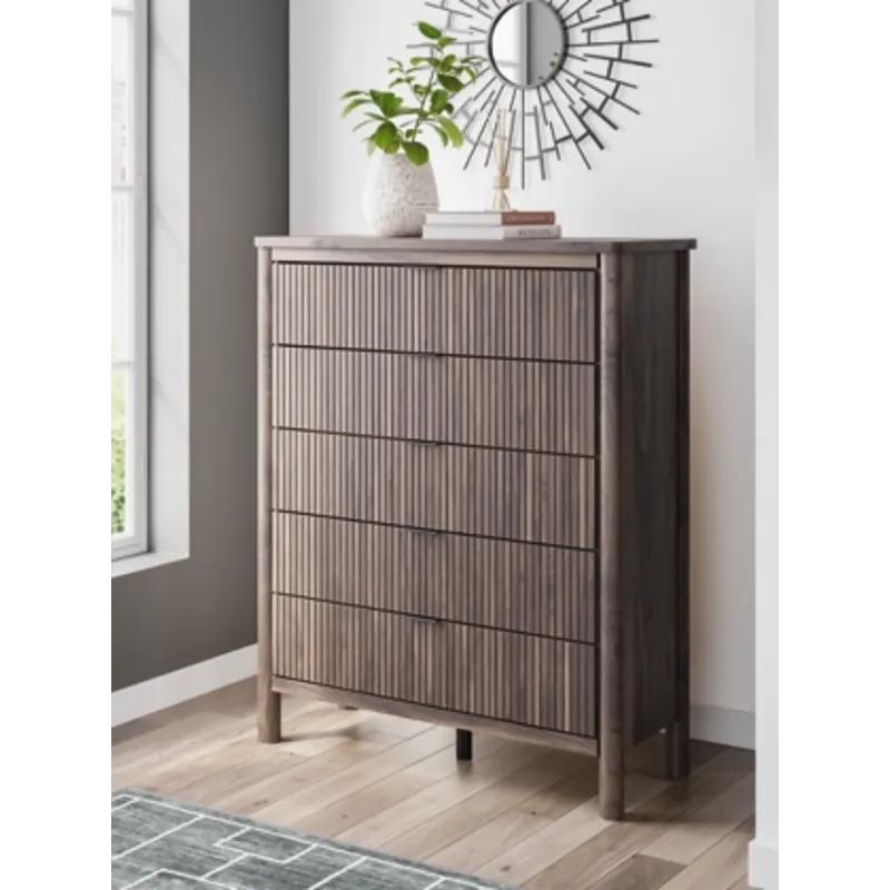 Pamytta Wide Chest of Drawers