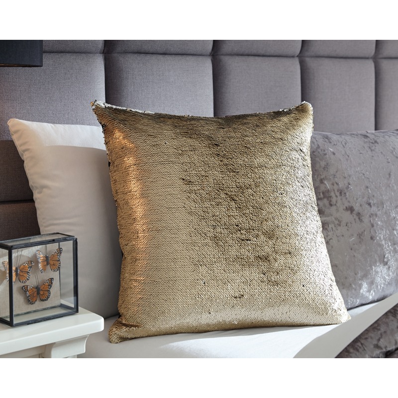 Maxandria Pillow