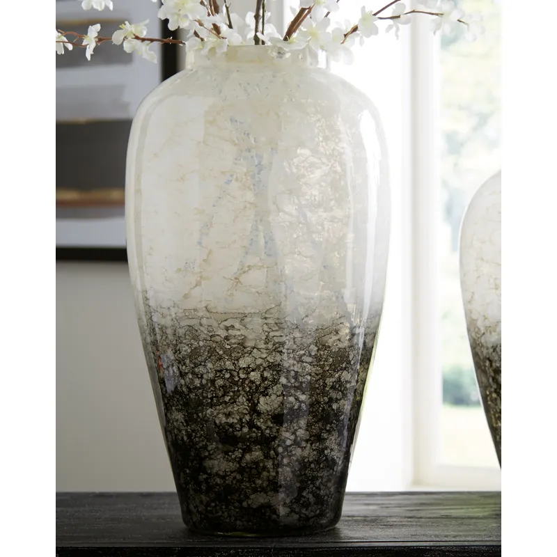 Mirielle Vase