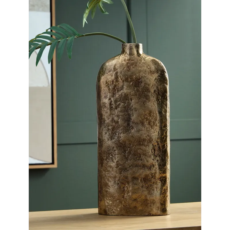 Wallmond Vase