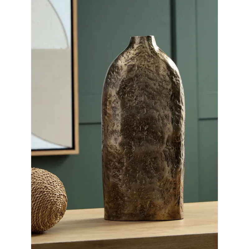 Wallmond Vase