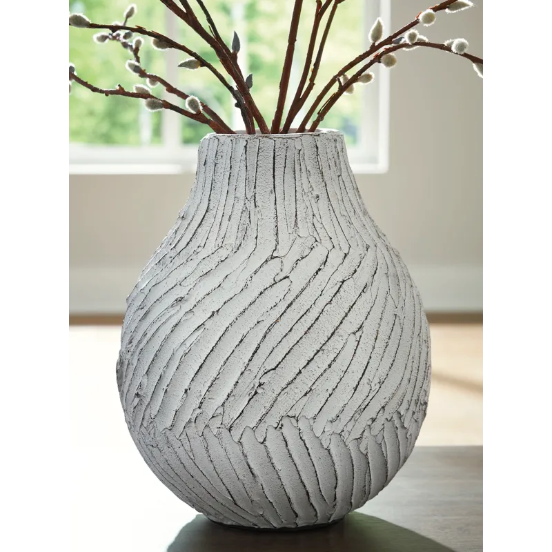 Shelvie Vase