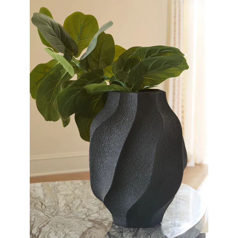 Judworth Vase