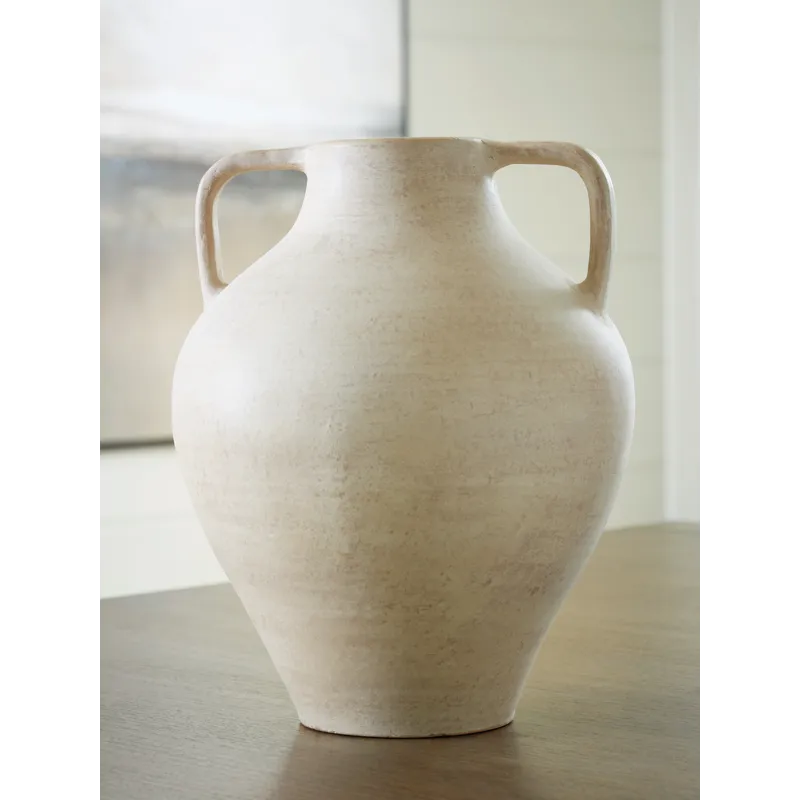 Justy Vase