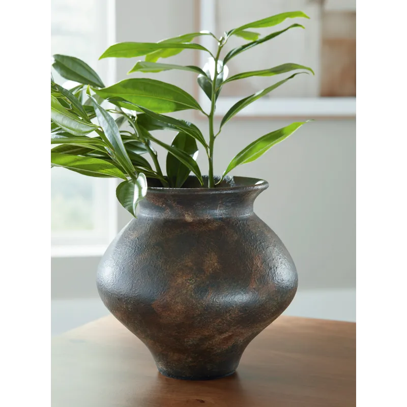 Laddlow Vase