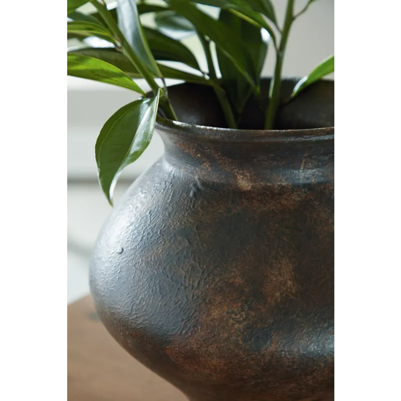 Laddlow Vase