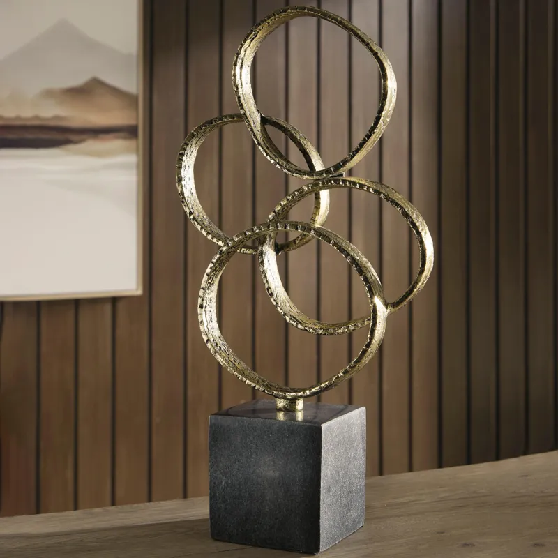 Wellcott Sculpture