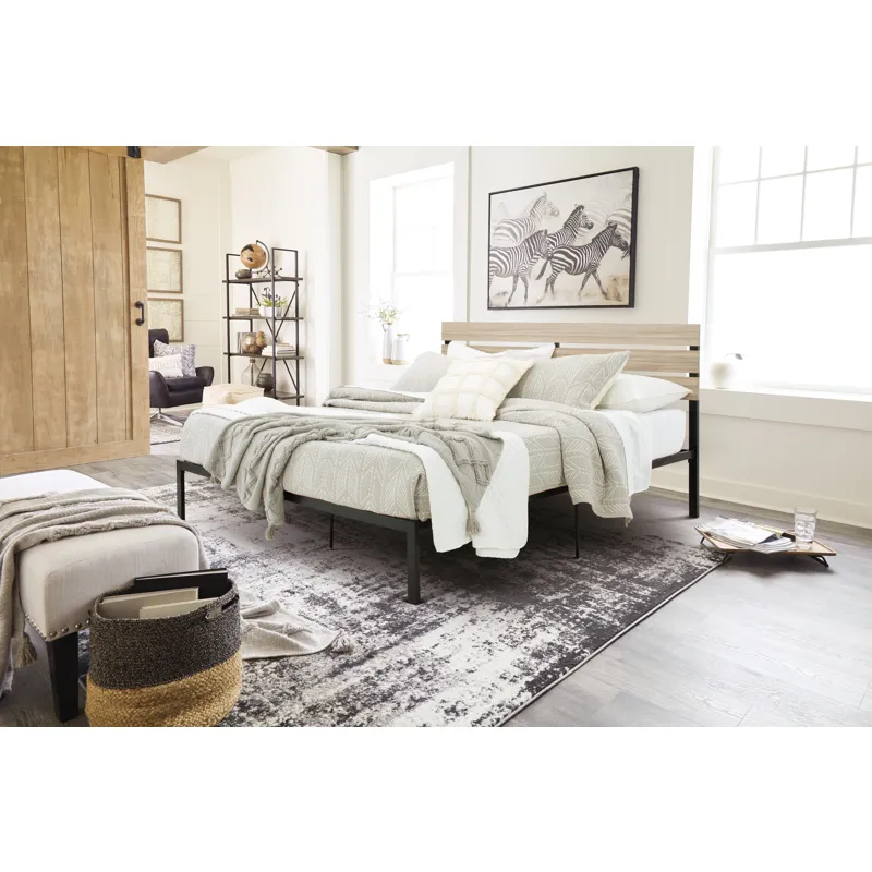 Waylowe King Platform Bed
