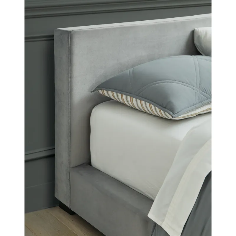 Chesani Full Upholstered Bed