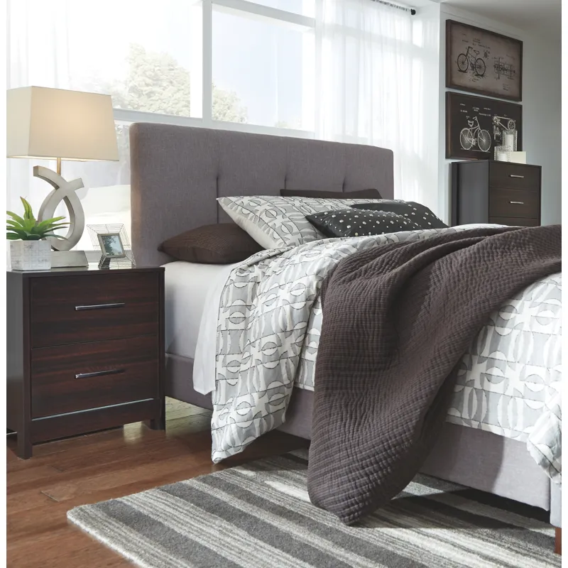 Dolante Queen Upholstered Bed