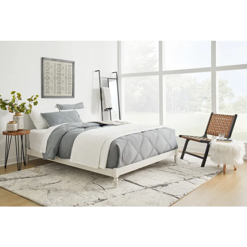 Tannally Queen Platform Bed