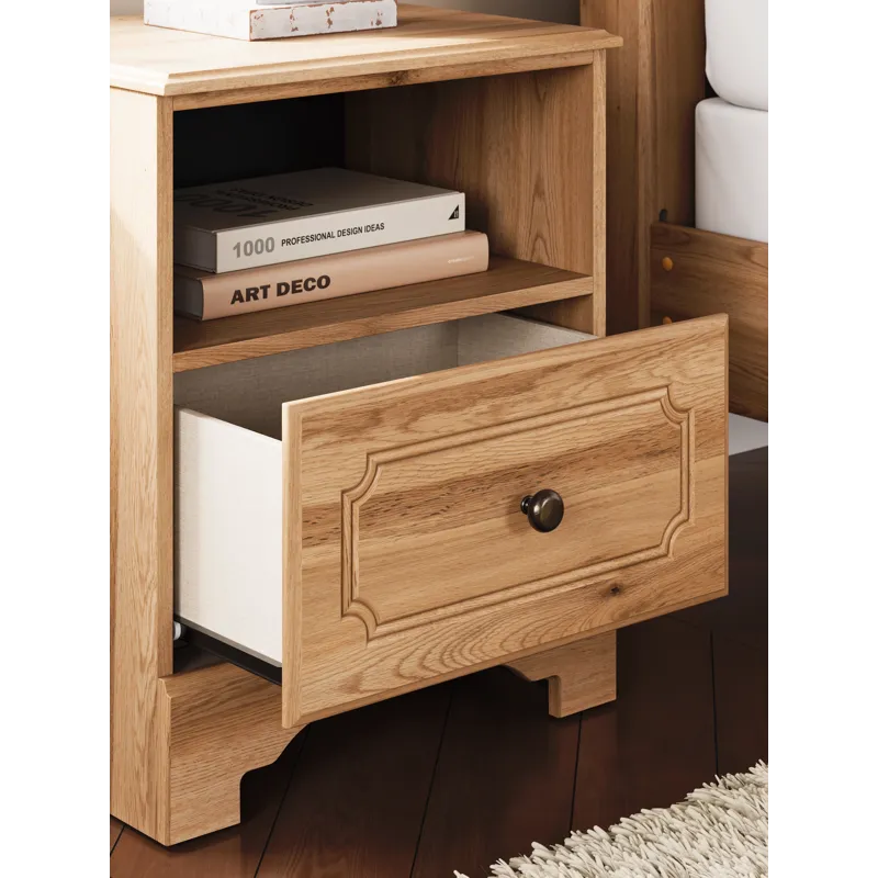 Aleaport King Panel Bed, Dresser, Mirror and Nightstand