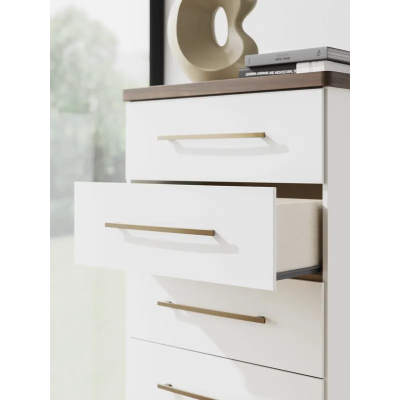 Kendanport Chest of Drawers