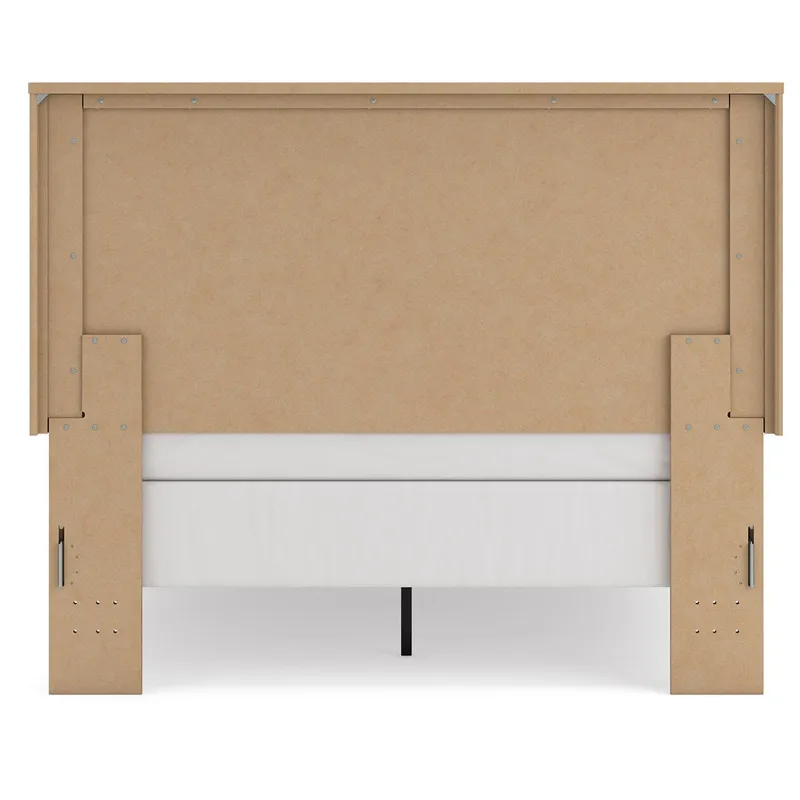Gramburg Queen Panel Bed