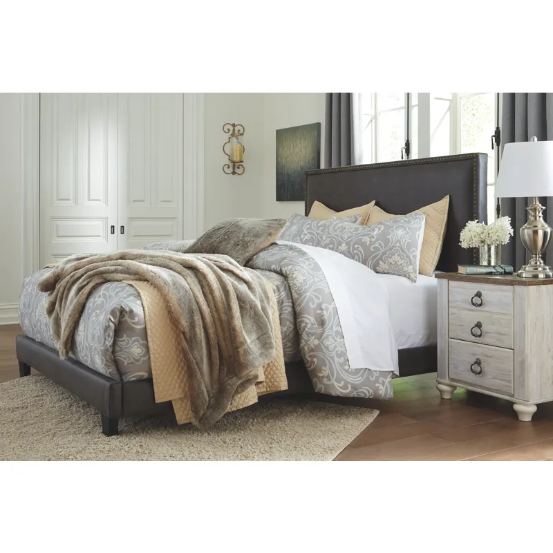 Dolante King Upholstered Bed