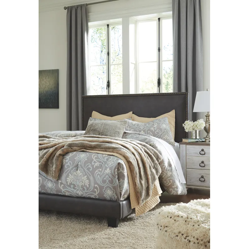 Dolante King Upholstered Bed