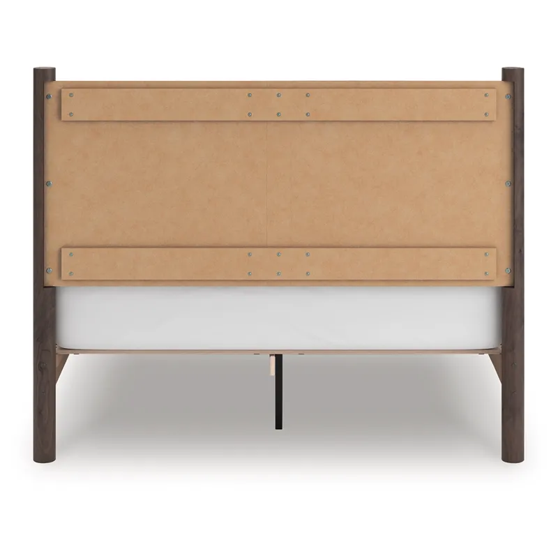 Pamytta Queen Panel Platform Bed, Dresser and Mirror