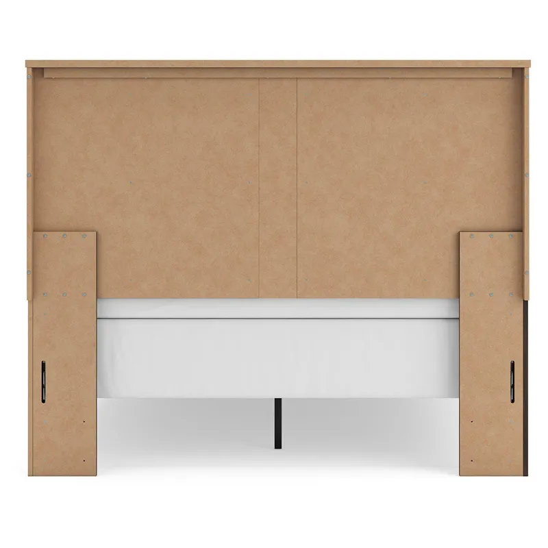 Jadiston Panel Bed