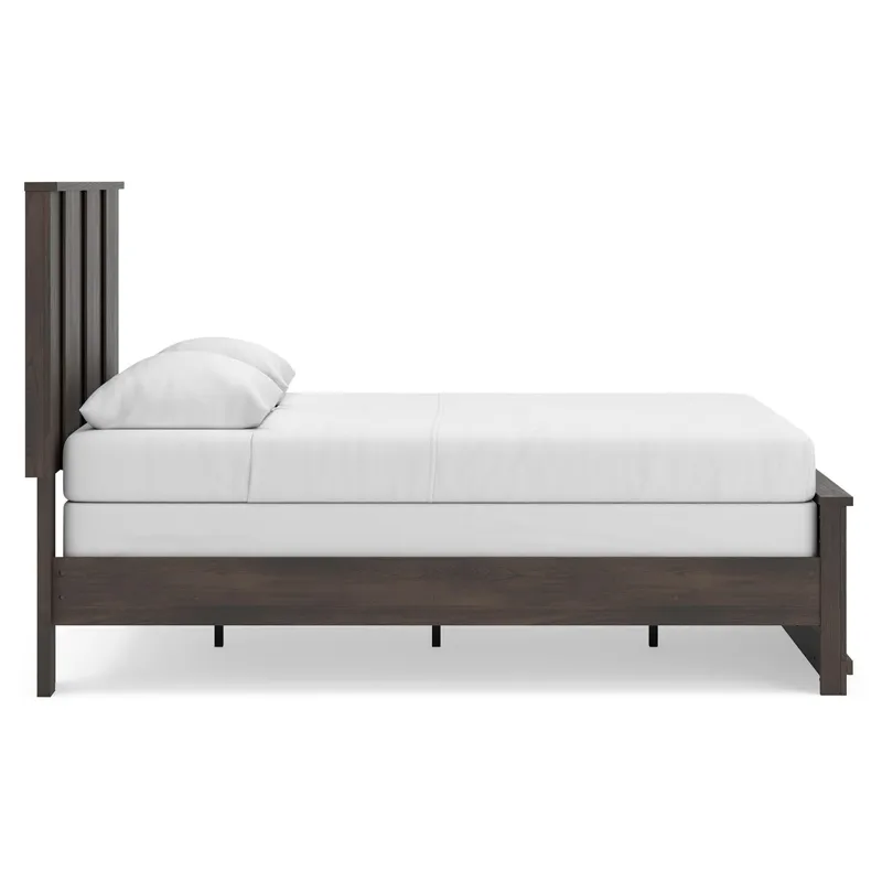 Jadiston Panel Bed