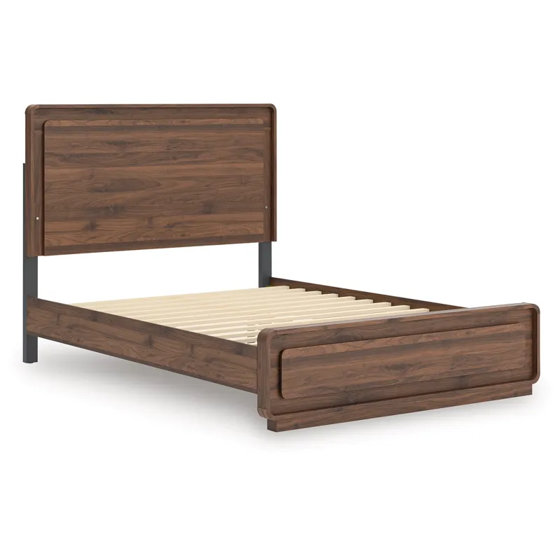 Fortlorn Queen Panel Bed